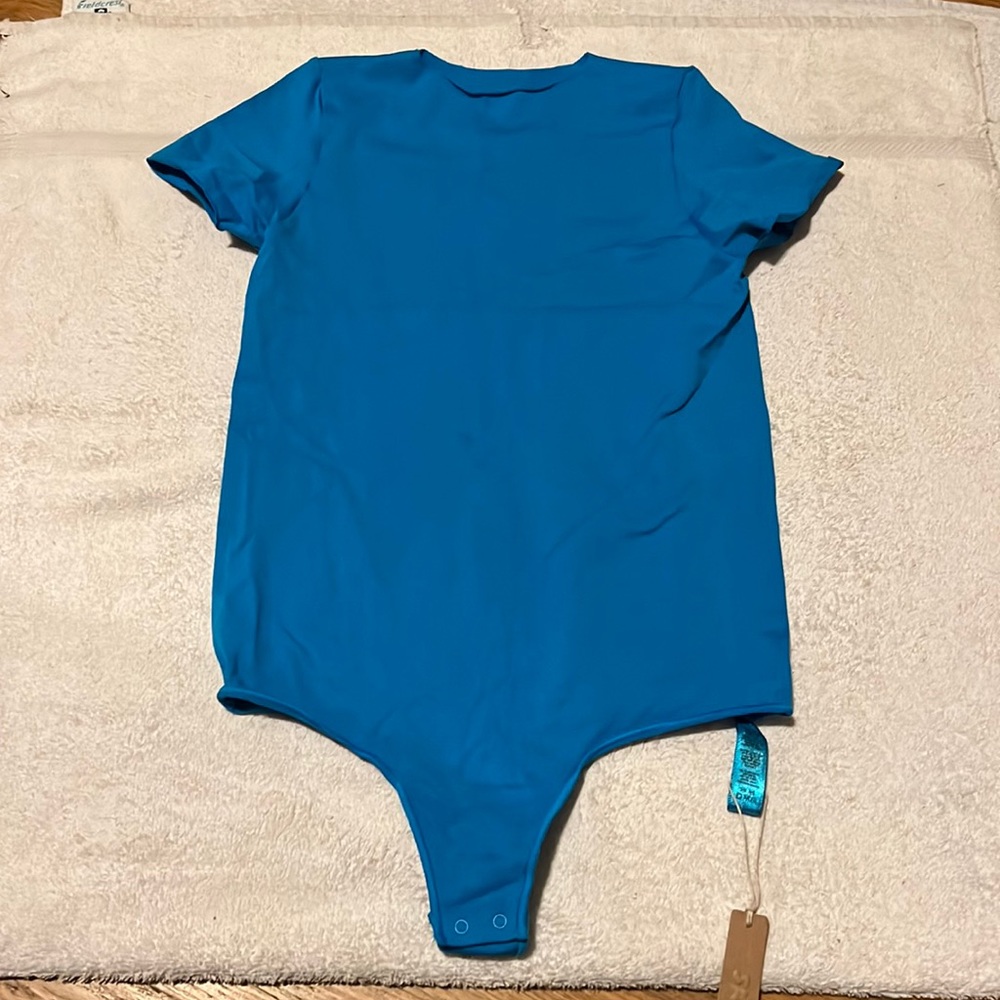SKIMS ESSENTIAL T-SHIRT BODYSUIT